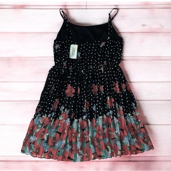 NWT Forever21 Polka Dot/Floral Dress Medium - Picture 2 of 11